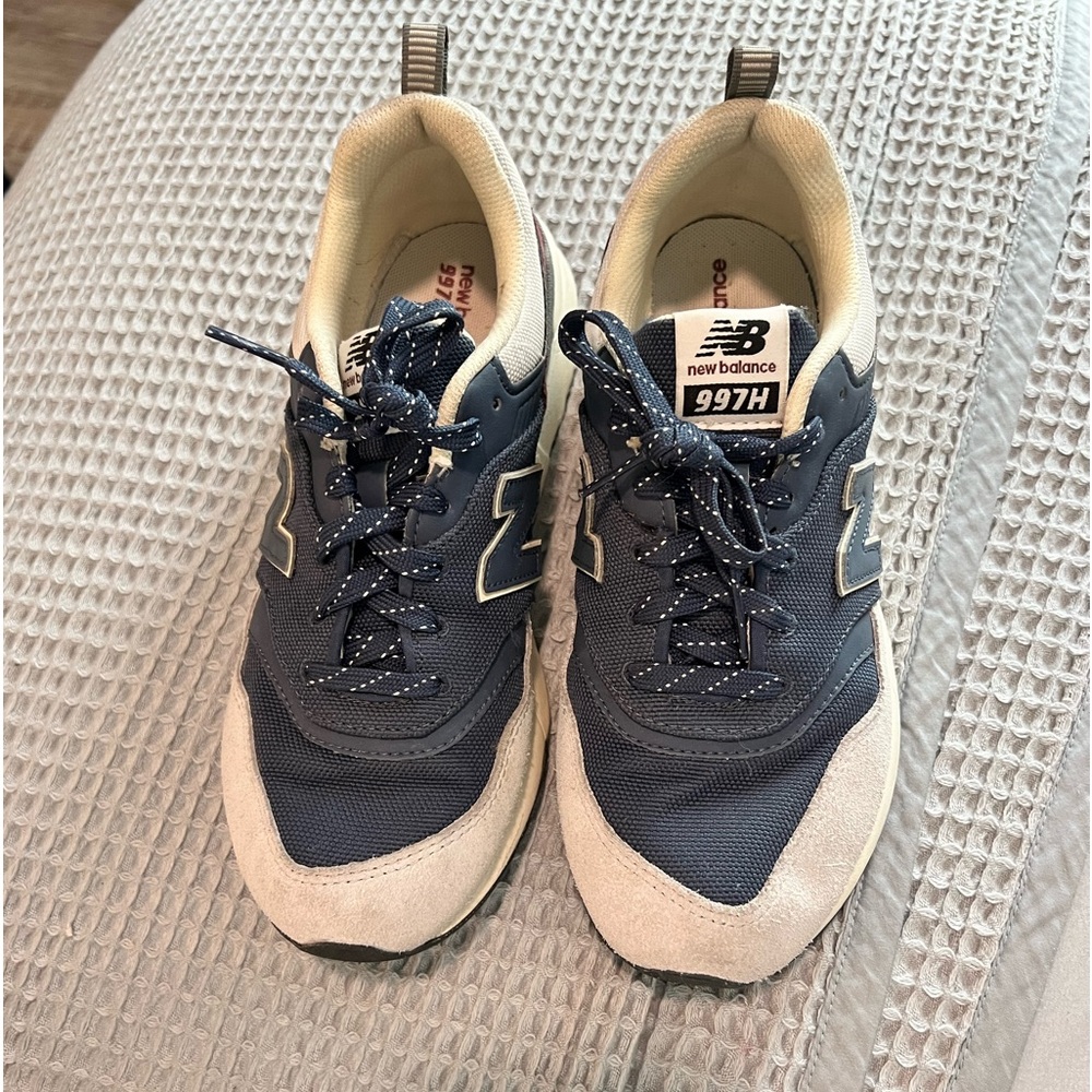 New Balance kids tennis shoes.